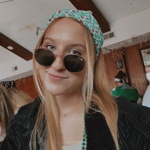 Meet your Posher, Mila